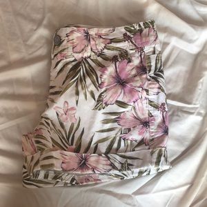 Size 00 Aeropostale floral shorts